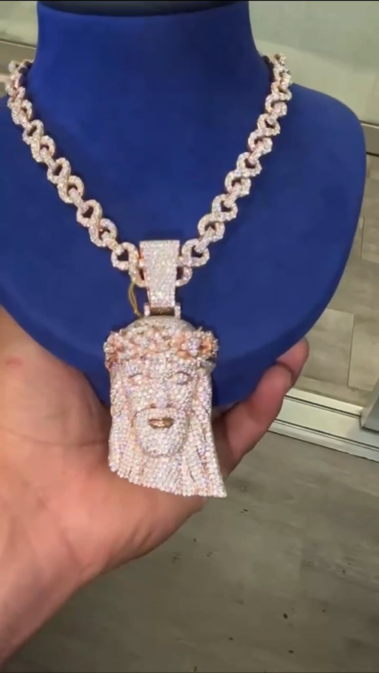 VVS Moissanite Pendant 12